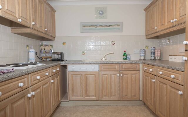 2 Tanworth House