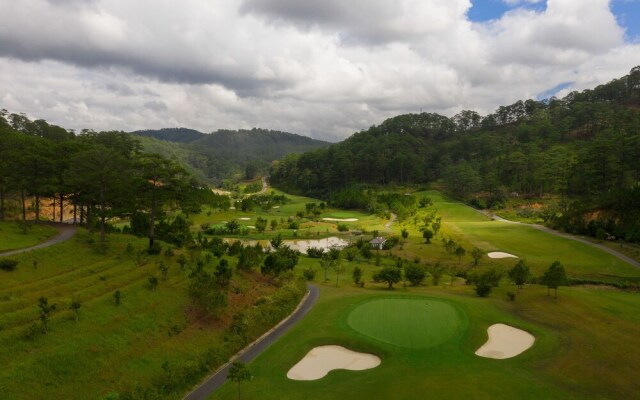 SAM Tuyen Lam Golf & Resorts