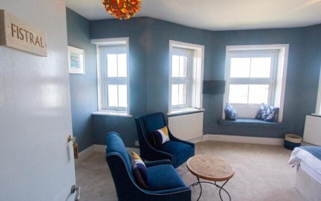 Cliff House B&B & The Moorings Apartments
