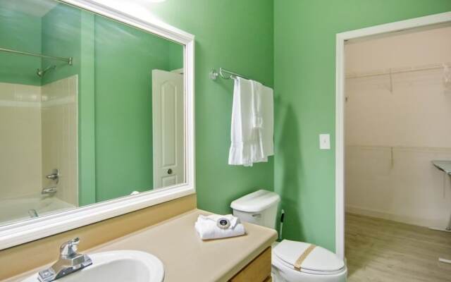 Runaway Beach - 2 Bd Villa (RW 22202)