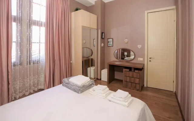 Apartment near Art Cafe Home