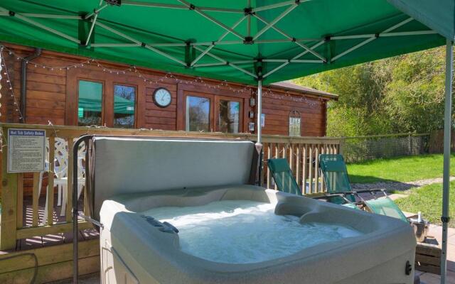 The Cabin with Hot Tub