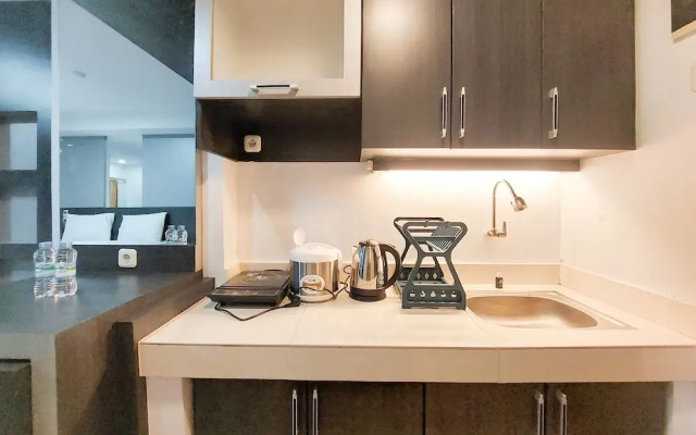 Homey And Warm Studio Apartment At Mansyur Residence