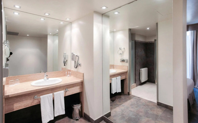 Отель Dolce by Wyndham Barcelona Resort