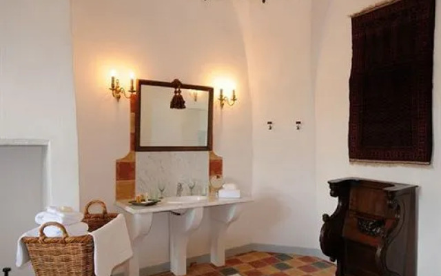 Château Royal de Saint Saturnin