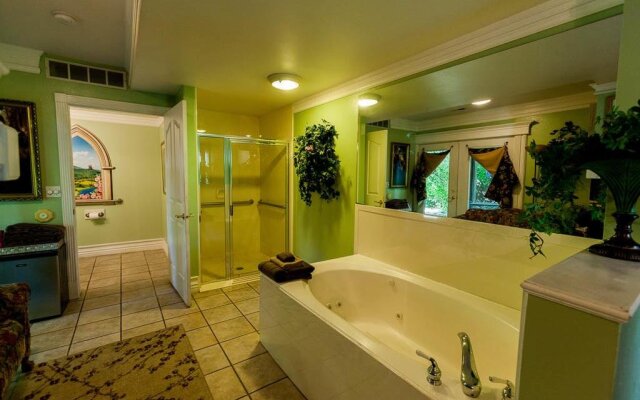 Castle Creek Inn