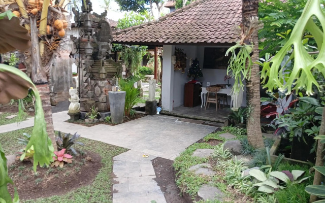 Liyer House