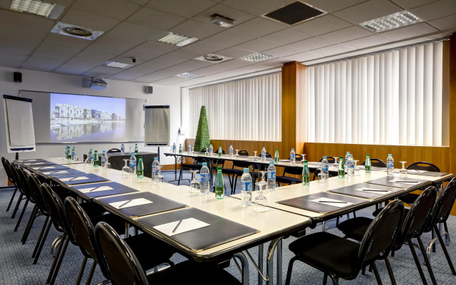 Chromatics Hotel & Restaurant The Hill Club by happyculture