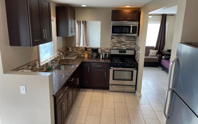 Newly Renovated 2 Bedroom House