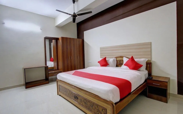 Sri Manis Residency by OYO Rooms