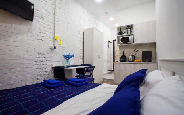 Guests Love on Rubinsteina