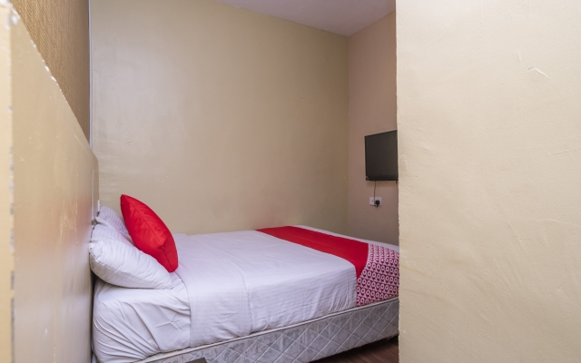 OYO 614 D'PINETREES Hotel