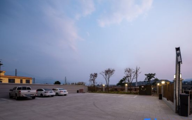 Jianghe Hotel
