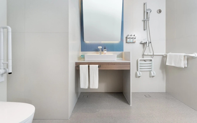 Holiday Inn Express Qingdao Shibei by IHG