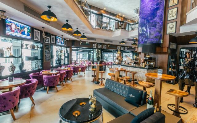 Hugo's Boutique Hotel - Adults Only