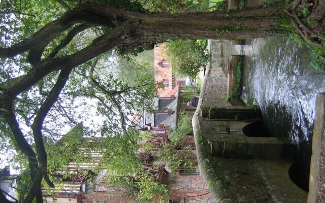 Le Moulin Fleuri Du Petit Appeville