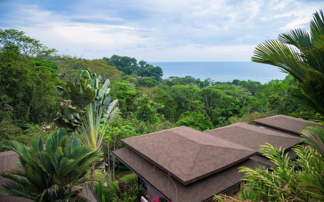 Tiki Villas Rainforest Lodge & Spa