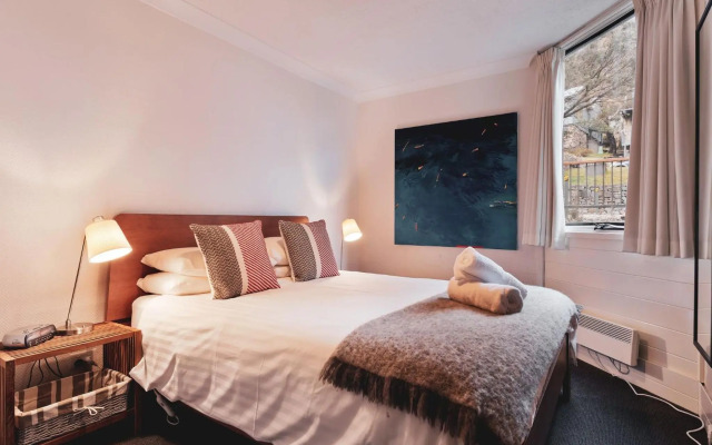 Steamboat 7, 2 bedroom with mountain view and central location