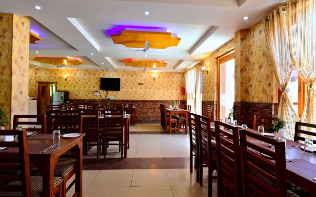 Oyo 36558 Hotel Raxit Inn