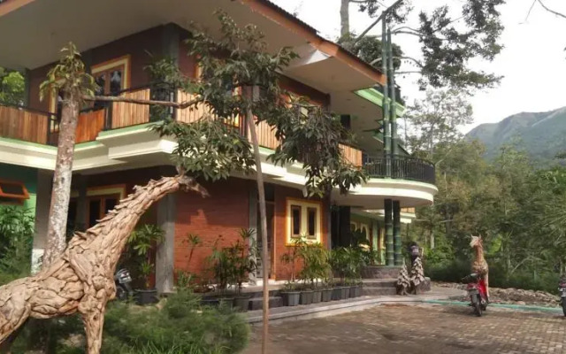 Fresh Green Hotel & Kebun Fresh Green