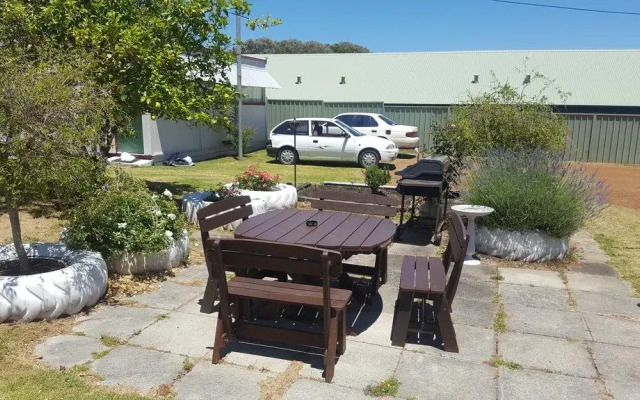 Tingle All Over Budget Accommodation