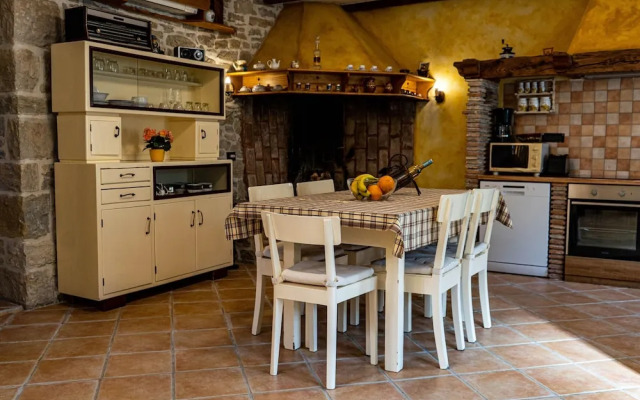 Comfortable Holiday Home With Pool