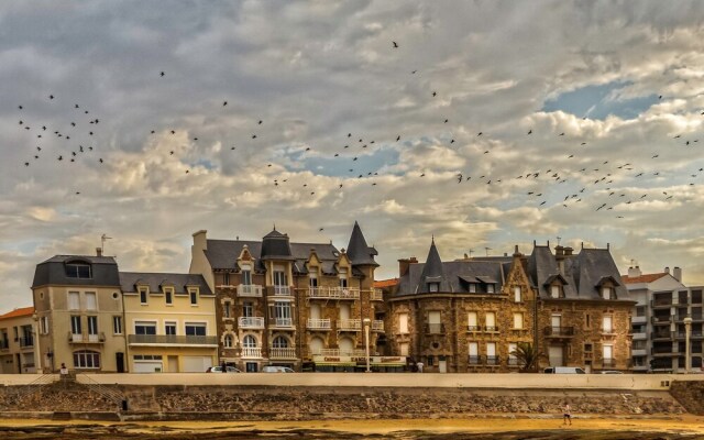 Quaint Holiday Home in Chateau-d'Olonne near Sea