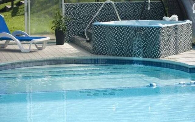 Sandy Cove Hotel