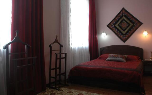 Jipek Joli Hotel
