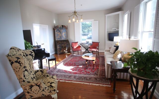 Stone Mountain Manor