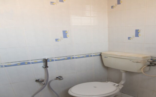 OYO 11933 Home Classic 3BHK near Geetanjali Hospital