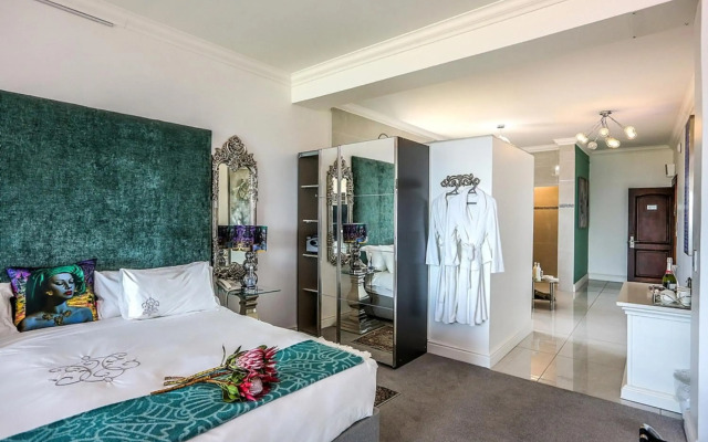 Misty Waves Boutique Hotel