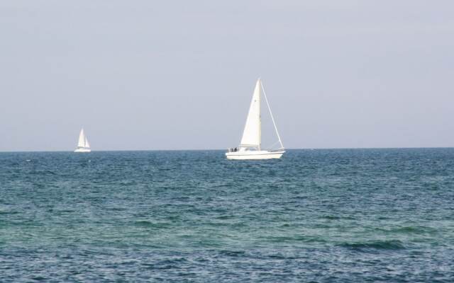 Luxurious Apartment in Wischuer With Fenced Garden, Barbecue