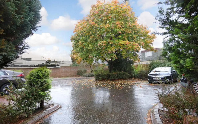 The South Maybury Residence