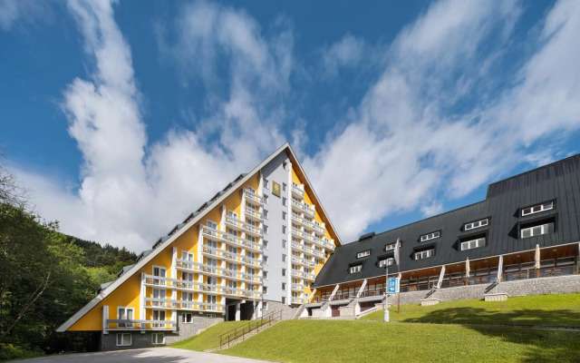 Pinia Hotel & Resort