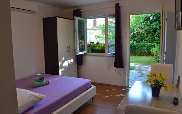 Fantastic Studio Angie In Flower Garden