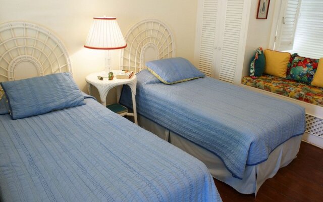 Seagrapes 5br by Jamaican Treasures