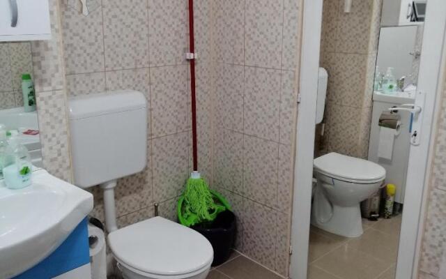 Karla Residence / Greta Residence