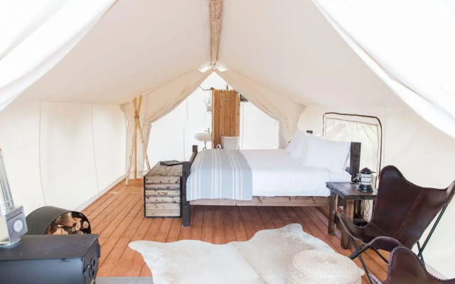 Under Canvas Mount Rushmore