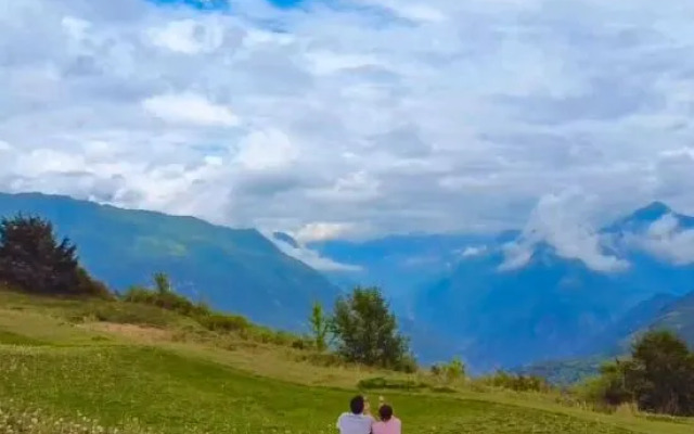 Jiuzhaigou Yunfengli International Outdoor Camp