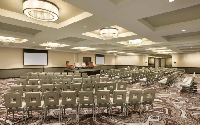 Embassy Suites by Hilton Minneapolis Downtown