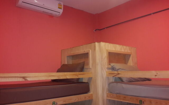 Relax Corner Inn - Hostel