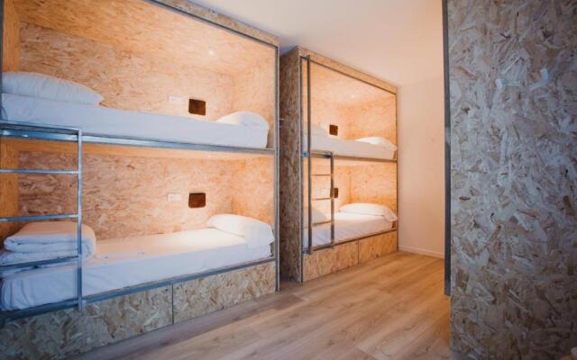 SubUp Hostel