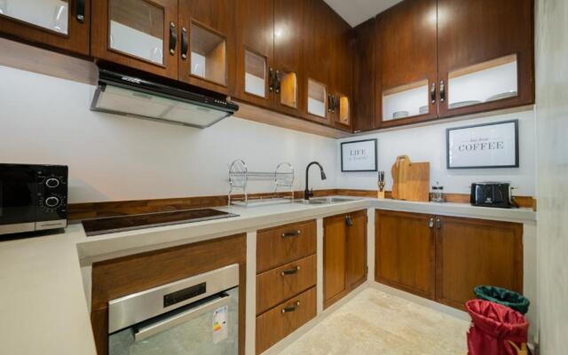 Apartment Seabreeze 2 - Amazing Sunset Penthouse-2bdr with pool-Beachfront