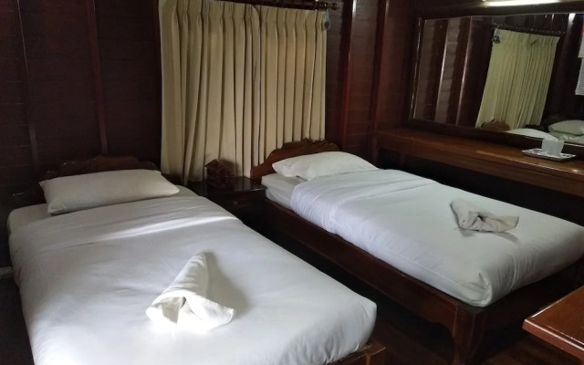 Hadson Resort