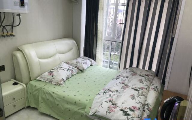 Bengbu Flower Theme Apartment