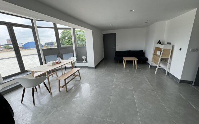 Luxurious 3 Bedroom Penthouse in City Centre
