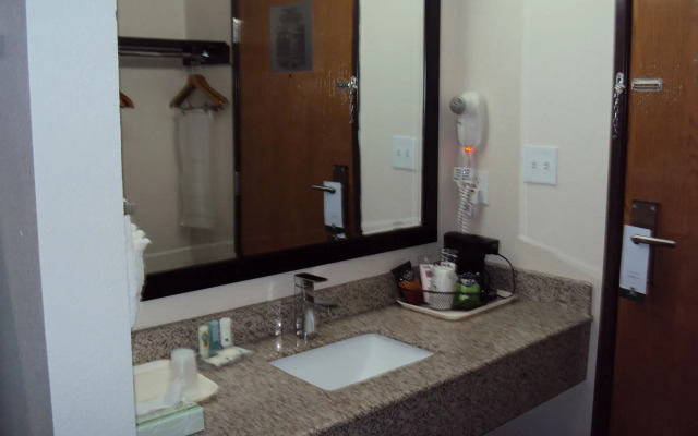 Quality Inn Carbondale University area