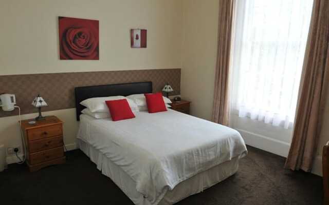 Alister Guest House