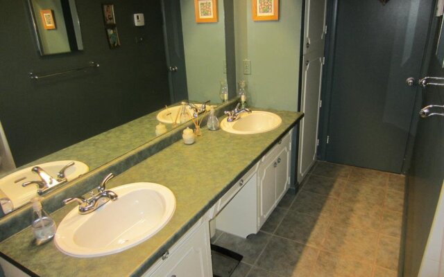 Ashbury Inn on the River Bed & Breakfast